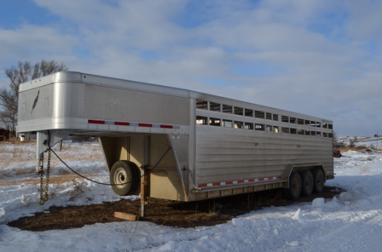 2014 Featherlite 7.6' x 26' Gooseneck Stock Trailer