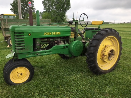 1952 John Deere B tractor