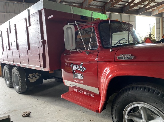 1963 Ford F-750 grain truck