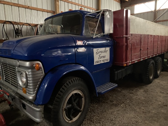 Ford F-750 grain truck