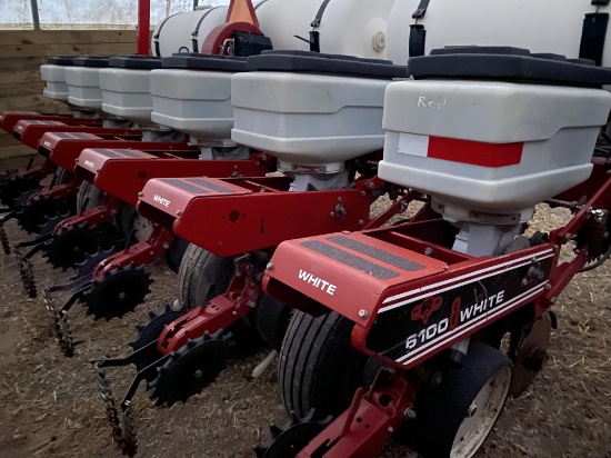 White 6100 planter