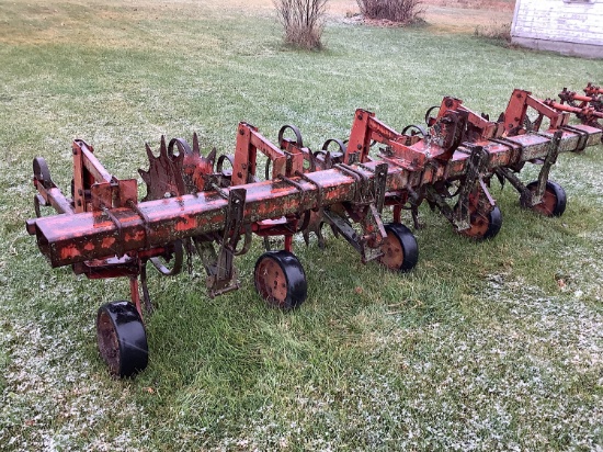 4-row cultivator