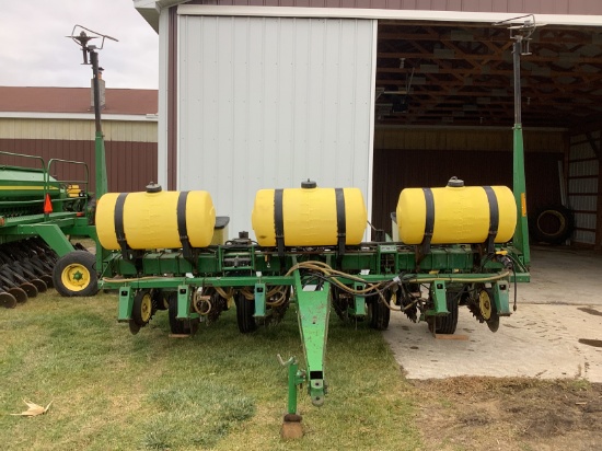 JD  #7200 MaxEmerge Planter