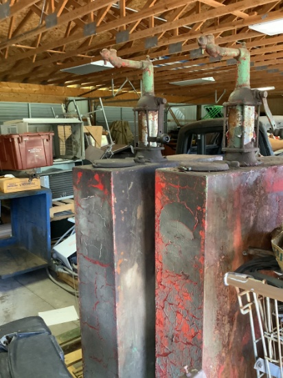 Bulk oil tank w/Standard Oil cover