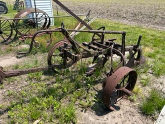 Oliver 2-Bottom Trailer-Type Plow