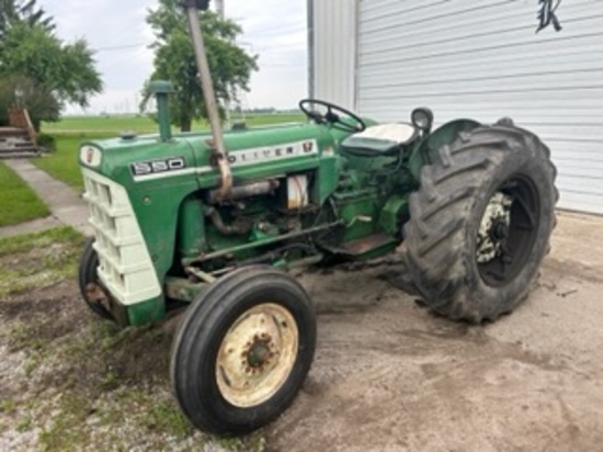 Oliver 550 Utility Tractor