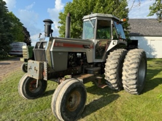 White 2-110 Fieldboss Red Stripe Tractor