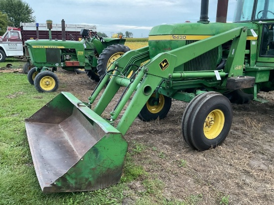 John Deere 158 loader