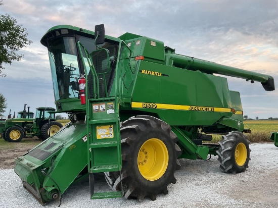 John Deere 9510 Combine