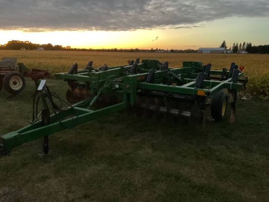 John Deere 714 Chisel Plow