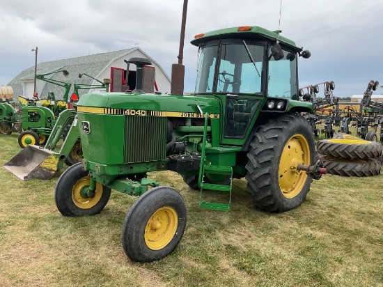 John Deere 4040 Tractor