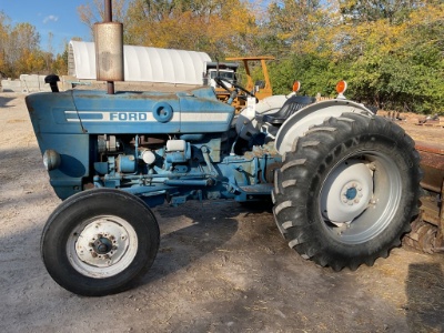 Ford 2600 Utility Tractor
