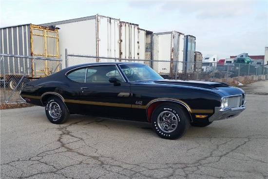 1970 OLDSMOBILE 442 W30 HOLIDAY COUPE