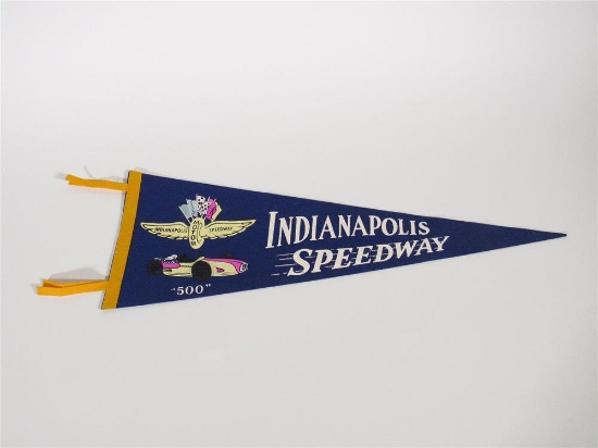 Nifty circa 1950s Indianapolis Speedway 500 souvenir racing pennant.