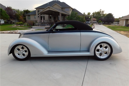 1937 FORD CUSTOM ROADSTER