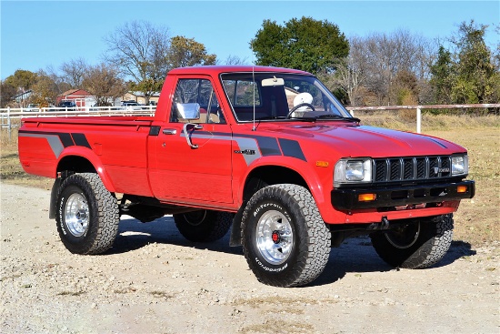 1982 TOYOTA 4X4 PICKUP