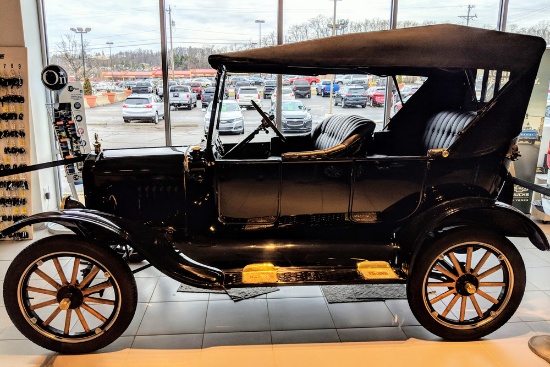 1920 FORD MODEL T TOURING