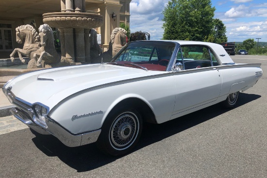 1961 FORD THUNDERBIRD