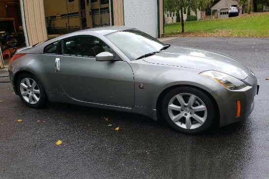 2004 NISSAN 350Z