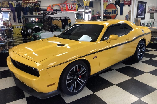 2012 DODGE CHALLENGER SRT8