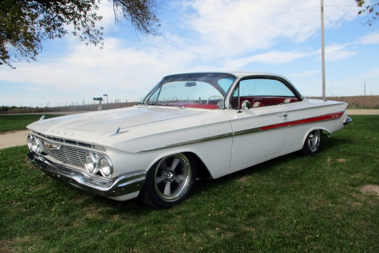 1961 CHEVROLET IMPALA CUSTOM HARDTOP