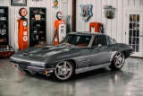 1963 CHEVROLET CORVETTE CUSTOM SPLIT-WINDOW COUPE