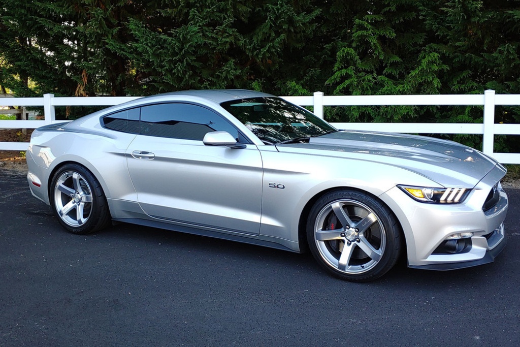 15 Ford Mustang Gt Custom Coupe Collector Cars Online Auctions Proxibid
