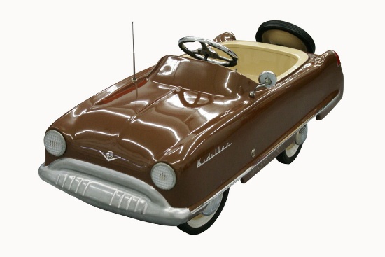 1959 GARTON DELUXE "KIDILLAC" PEDAL CAR