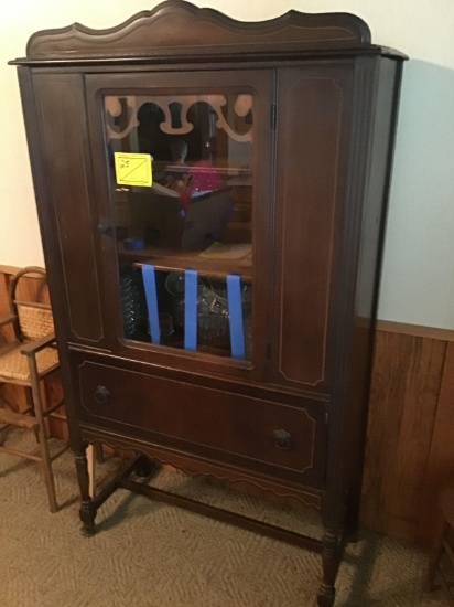1930s style china cabinet good condition