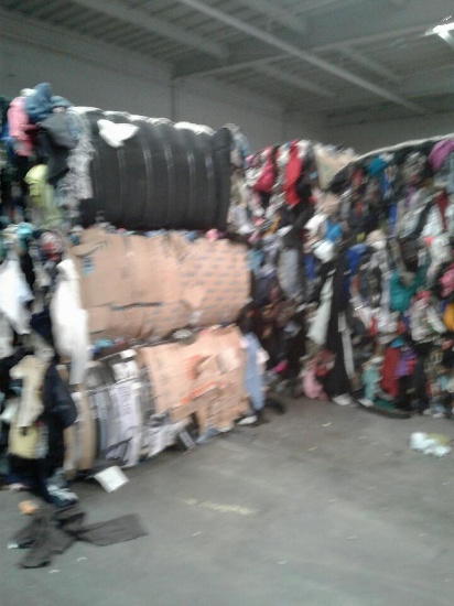 2 Bales Of Used Clothes 2000 pieces