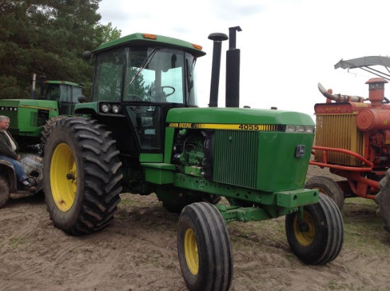 (17F) - JD 4055 Tractor