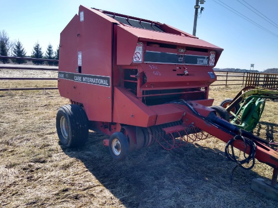 Case International 8480 Round Baler