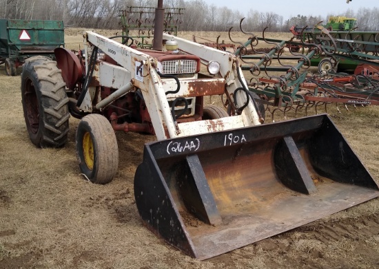 International 340 w/ International 2000 loader