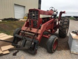 International 826mTractor w/Loader