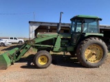 JD 4240 Tractor w/JD 158 Loader & Bucket