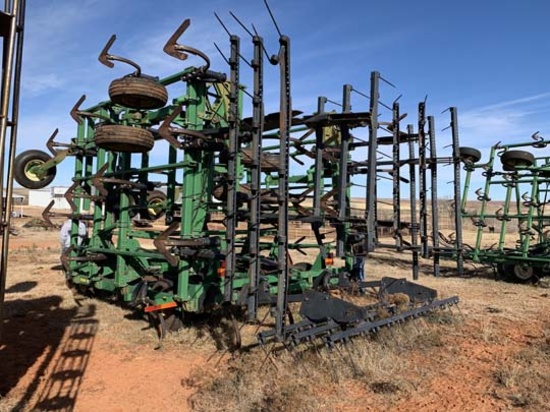 46 ft. J.D. Acu-Depth 2400 Chisel w/Harrows