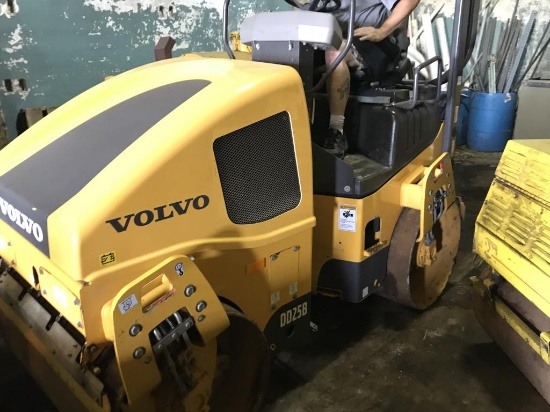 2015 Volvo DD 25 B asphalt roller