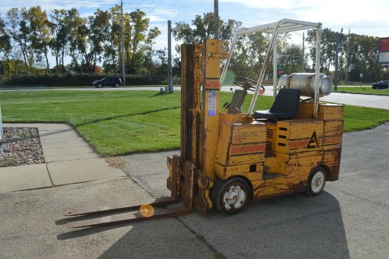 ALLIS CHALMERS FORK LIFT TRUCK, LP TYPE,