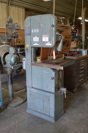 WALKER TURNER VERTICAL BANDSAW, MODEL 3321,