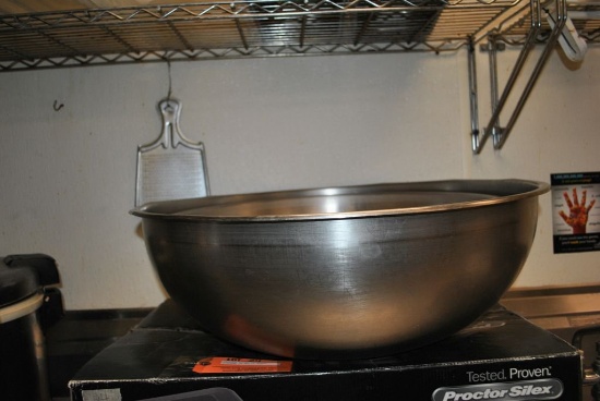 (2) STAINLESS STEEL BOWLS, 21" AND 25" AND