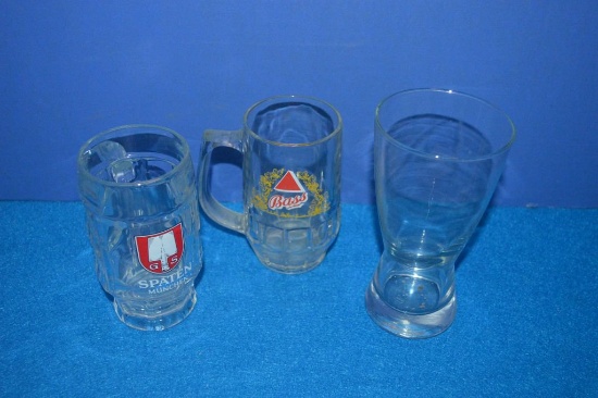 CRATE OF MISC GLASS BEER STEINS AND GLASSES