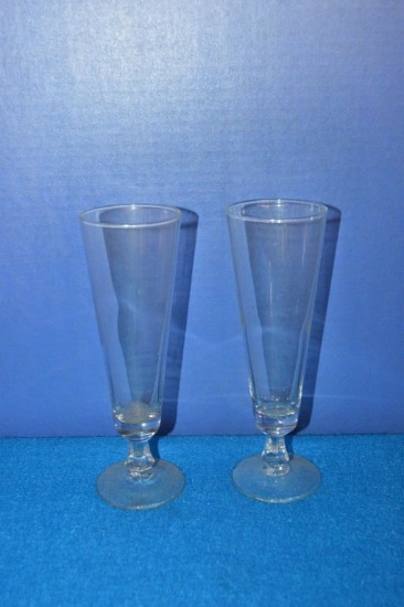 BOX OF (20) 8 OZ FOOTED PILSNER GLASSES