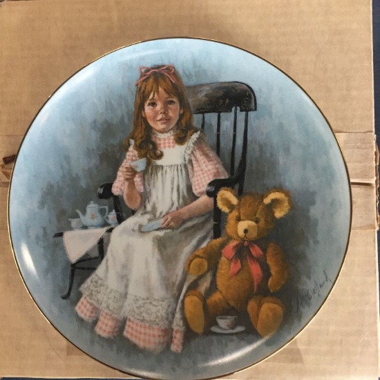 RECO INTERNATIONAL COLLECTORS PLATE SERIES "WORLD OF