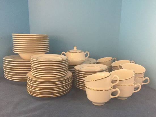 COMPLETE SERVICE SET FOR 10 OF GOLD RIMMED CHINA, 10