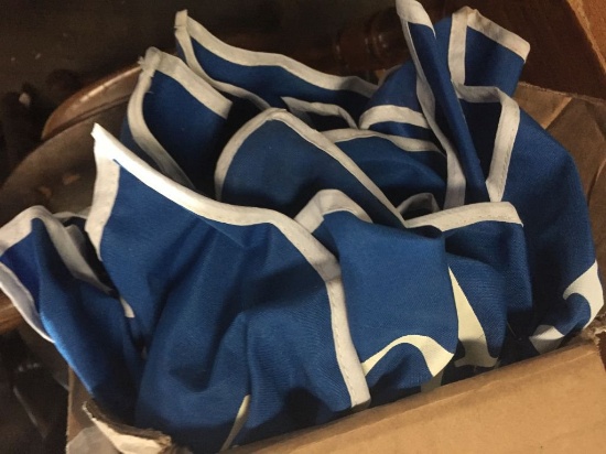 (1) BLUE AND WHITE PATIO UMBRELLA AND