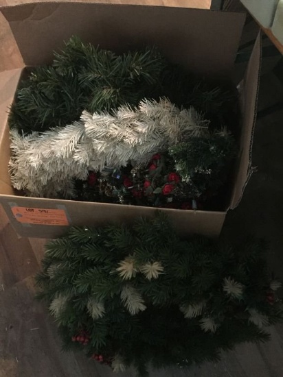 BOX OF 3 XMAS WREATHS, 2 GREEN 1 WHITE, SWAG