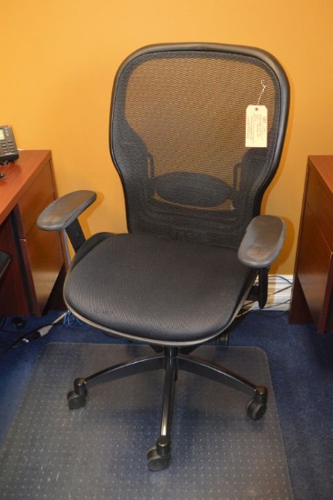 BLACK MESH OFFICE CHAIR, DAMAGE ON ARMS