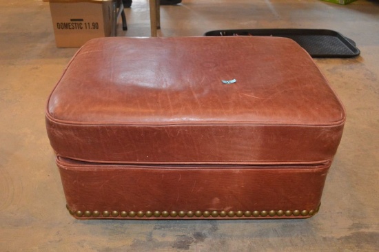 RECTANGULAR OTTOMAN WITH NAILHEAD TRIM