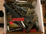 BOX OF ASSORTED HAND TOOLS