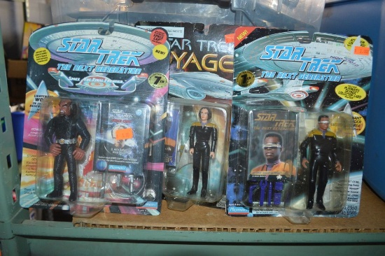 NEW STAR TREK FIGURES IN BIN